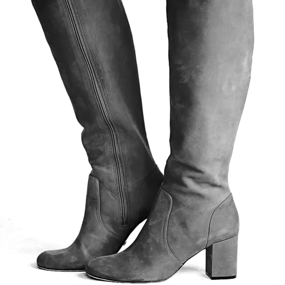 Sexy Chic SCHUTZ Black Suede Boots - Picture 10 of 15